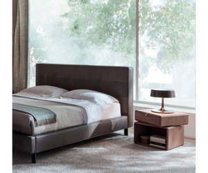 Anton | Bed  Designed by Vincent Van Duysen for Molteni&C  Availabe at Rifugio Modern Italian Furniture of Colorado Wyoming Florida and USA. Molteni&C Availabe at Rifugio Modern. 