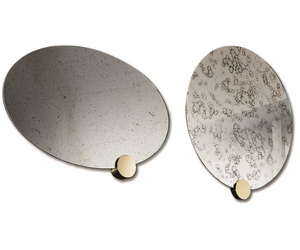 Designed by G&R Study  6mm extralight mirror with decorative detail in polished brass that can be positioned at discretion along the perimeter. Also available in 5mm “Antique 1” or “Antique 2” mirror.  Cm (L x H) 58 x 36 76 x 47 60 x 60 80 x 80 30 x 140  Actual product may vary from images shown on website. Please contact info@rifugiomodern.com  for finish samples. 