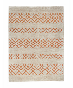 Kristiina Lassus Design   Onoko NL1 Colour: light beige – dark grey Quality Code: KL103 Description: Tibetan 100 knots, low pile. Natural linen + wool. Made in Nepal.   Actual product may vary from images shown on website. Please contact info@rifugiomodern.com for finish samples.