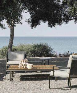 Phoenix coffee table is available at Rifugio Modern. It is a dense weave made entirely by hand, with a motif reminiscent of the Mediterranean tradition of baskets and panniers