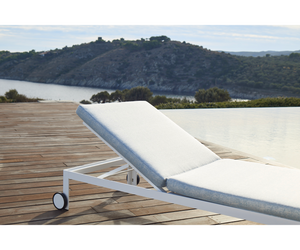 Nak Deckchair for bivaq available at Rifugio Modern