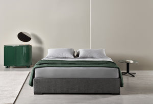 Derek | Bed