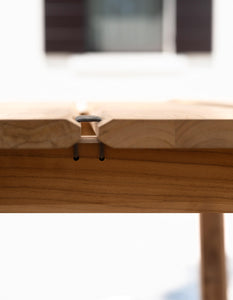 Teseo | Table