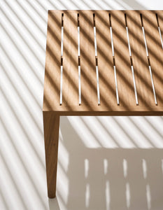 Zania | Table