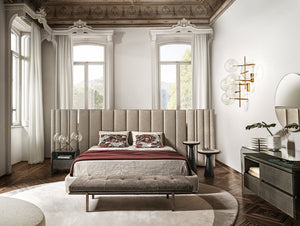 Holly Comò | Dresser
