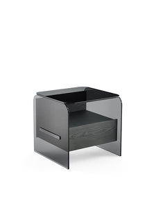 Holly Comodino | Dresser