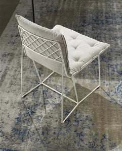 Syrma | Armchair