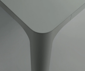 A system of tables characterized by the particular design of the structural aluminium profile. The wide variety of dimensions and the free combination of the aluminum finishes, glass and wood of the collection, allows Flat to interpret different environments, from domestic to professional  Actual product may vary from images shown on website. Please contact info@rifugiomodern.com for finish and fabric samples.
