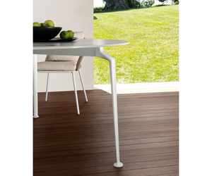 Cruise//Alu D150 Round  Dining Table Talenti  Outdoor Living at Rifugio Modern