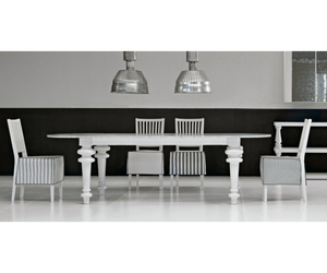Gray table at Rifugio Modern 
