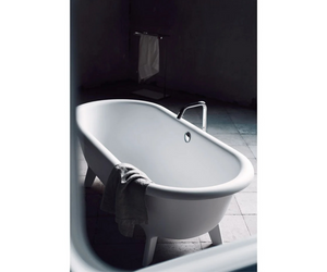 Ottocento Oval Bathtub on Legs Agape designed by Benedini Associati available at Rifugio Modern – Denver, Colorado, Rocky Mountains, WY, USA  