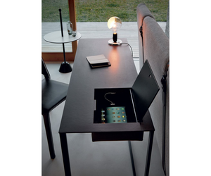 Calamo writing desk Gabriele Rosa Design for Zanotta available at Rifugio Modern 